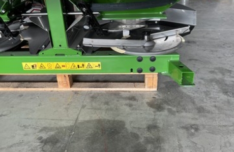 Spandiconcime Amazone ZA-M 1002 Special