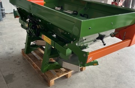 Spandiconcime Amazone ZA-M 1002 Special